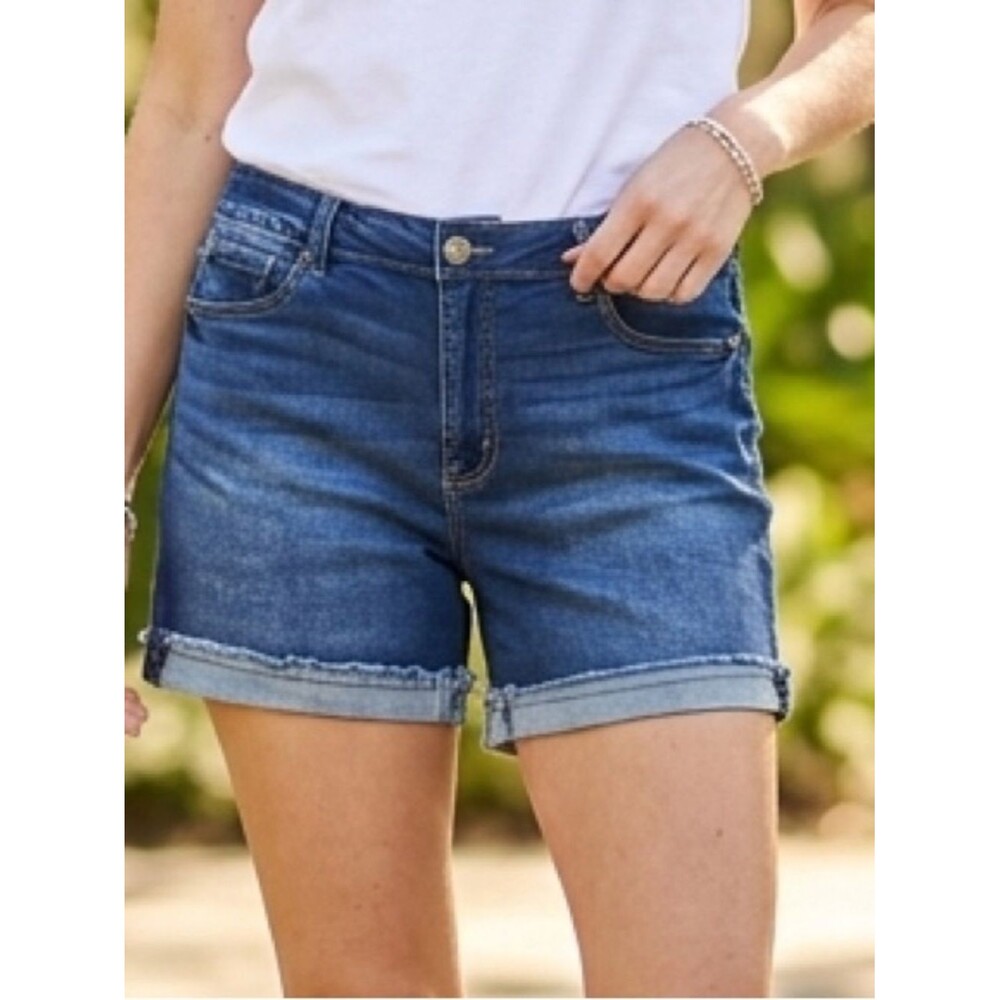 NWT Celebrity Pink Mid-Rise The Sugar Denim Shorts in Dark Blue Wash sz 18